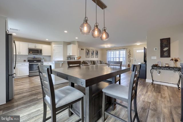 218 SWEET BIRCH LN, Womelsdorf, PA 19567