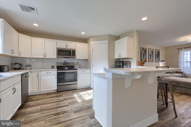 218 SWEET BIRCH LN, Womelsdorf, PA 19567