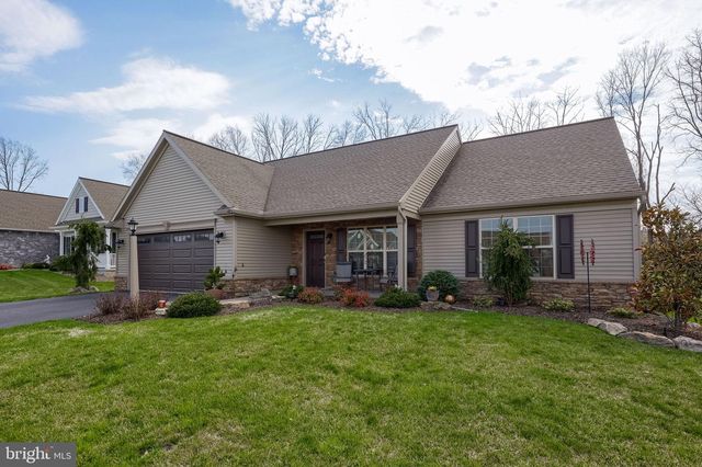 218 SWEET BIRCH LN, Womelsdorf, PA 19567