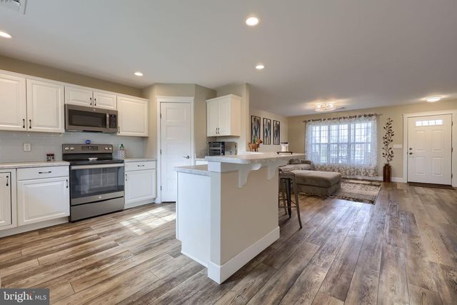 218 SWEET BIRCH LN, Womelsdorf, PA 19567