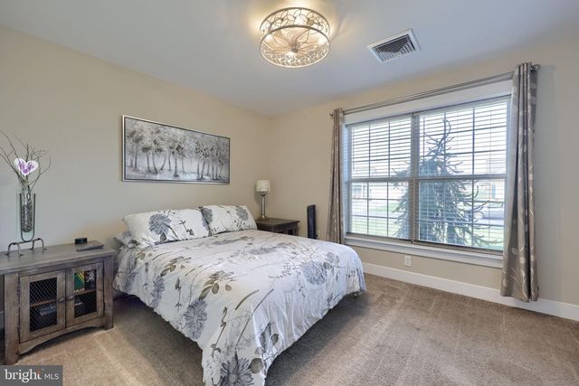 218 SWEET BIRCH LN, Womelsdorf, PA 19567