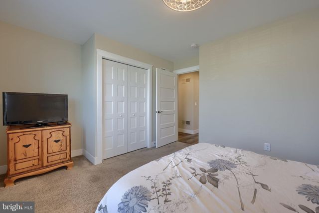 218 SWEET BIRCH LN, Womelsdorf, PA 19567