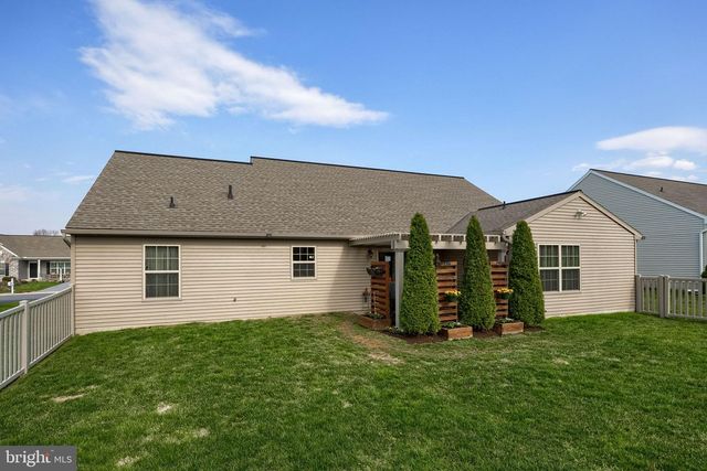 218 SWEET BIRCH LN, Womelsdorf, PA 19567