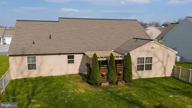 218 SWEET BIRCH LN, Womelsdorf, PA 19567