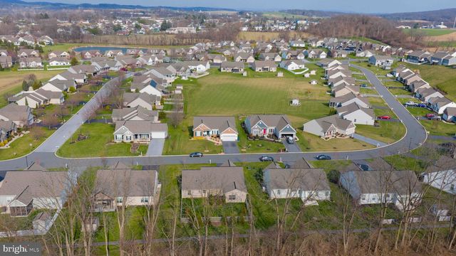 218 SWEET BIRCH LN, Womelsdorf, PA 19567