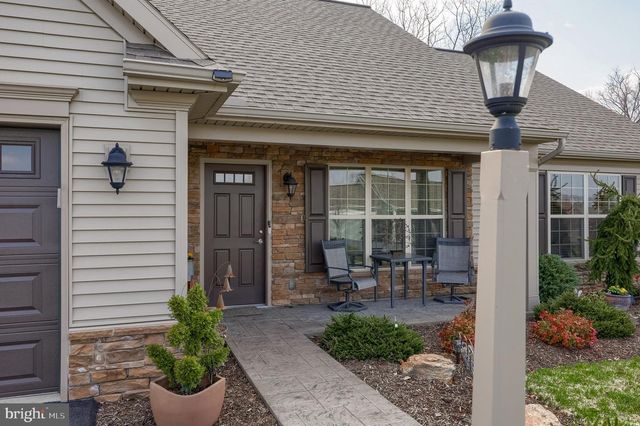 218 SWEET BIRCH LN, Womelsdorf, PA 19567