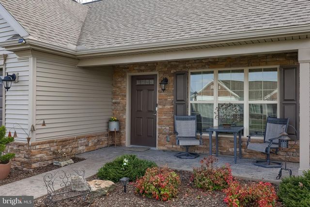 218 SWEET BIRCH LN, Womelsdorf, PA 19567