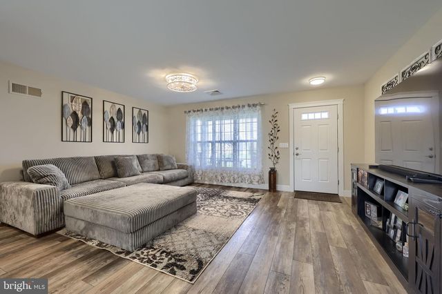 218 SWEET BIRCH LN, Womelsdorf, PA 19567