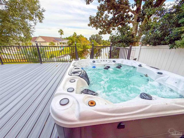 5416 Ponte Verde Dr, Pensacola, FL 32507