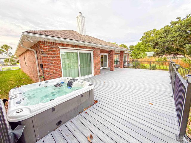 5416 Ponte Verde Dr, Pensacola, FL 32507