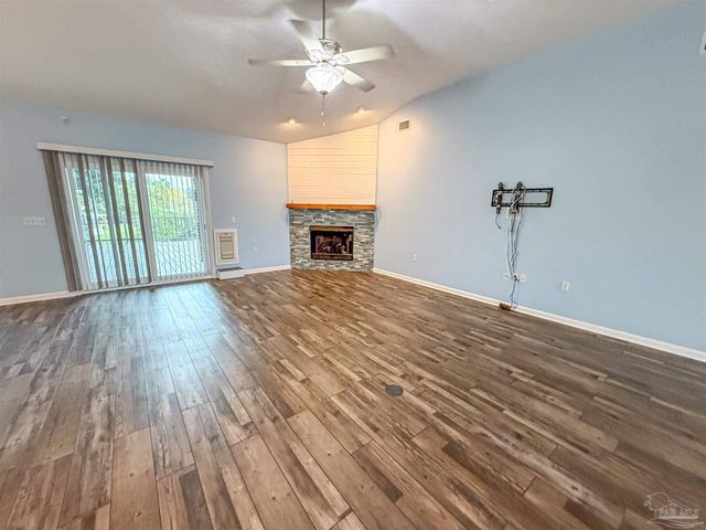 5416 Ponte Verde Dr, Pensacola, FL 32507