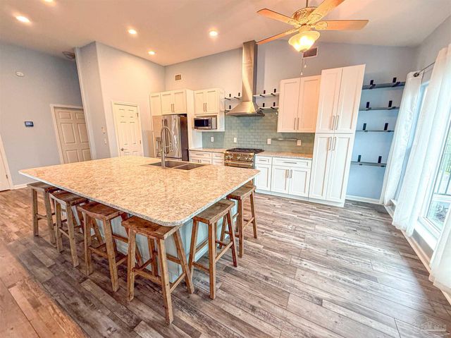 5416 Ponte Verde Dr, Pensacola, FL 32507