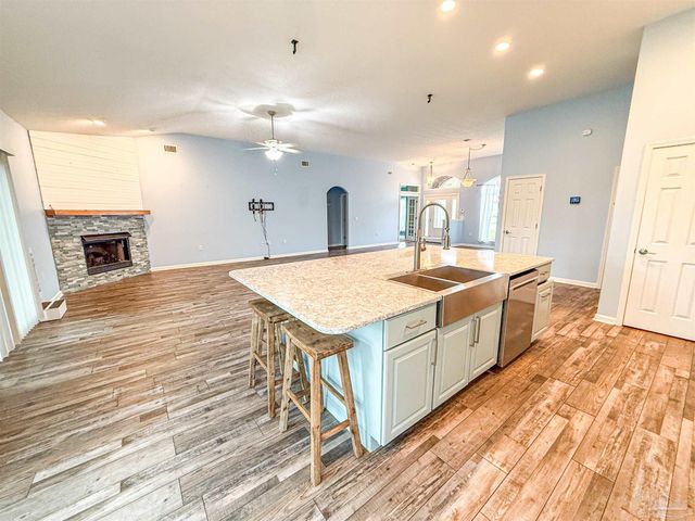 5416 Ponte Verde Dr, Pensacola, FL 32507