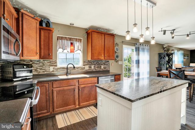 21 HILGERT AVE, Shillington, PA 19607