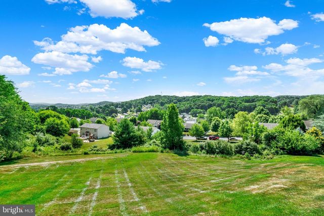 21 HILGERT AVE, Shillington, PA 19607
