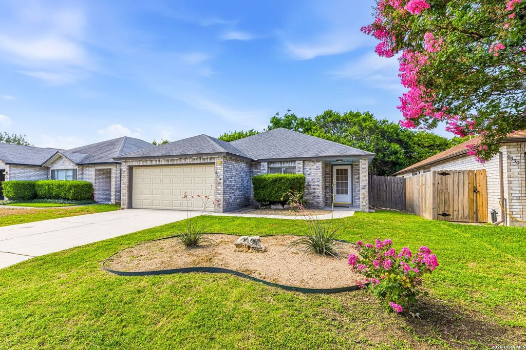 6326 REGENCY LN, San Antonio, TX 78249