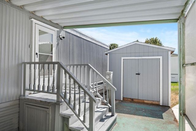 208 S Neyland Rd, Liberty Lake, WA 99019