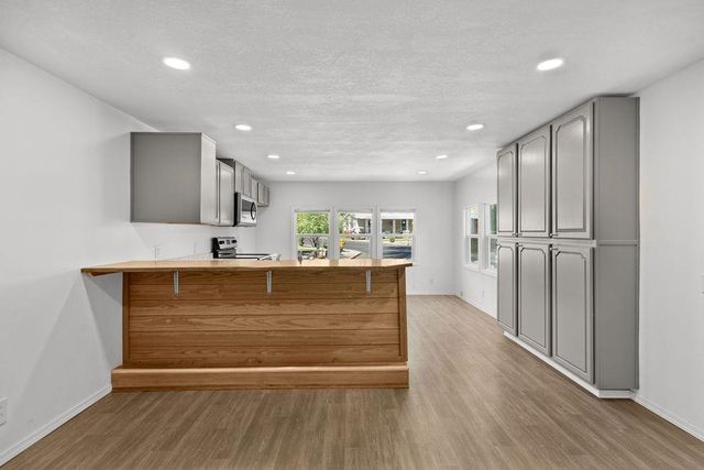 208 S Neyland Rd, Liberty Lake, WA 99019