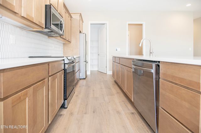 256 Clover Circle, Lenoir City, TN 37772