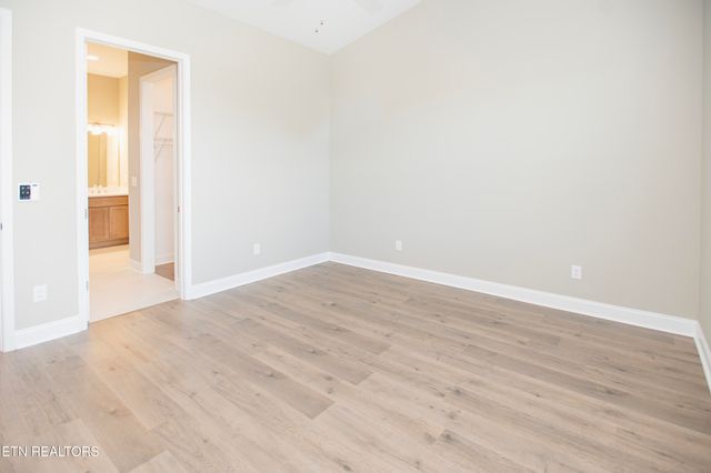 256 Clover Circle, Lenoir City, TN 37772