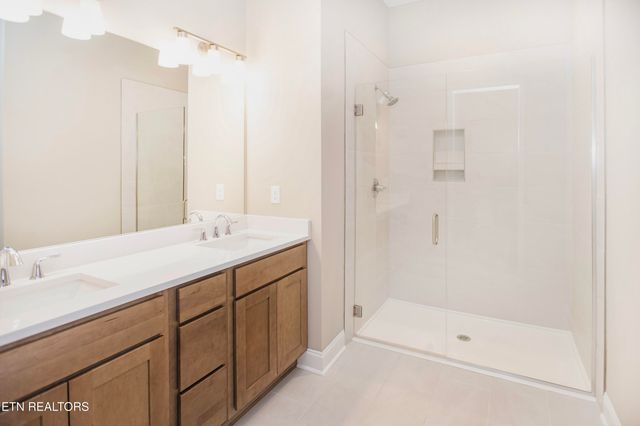 256 Clover Circle, Lenoir City, TN 37772