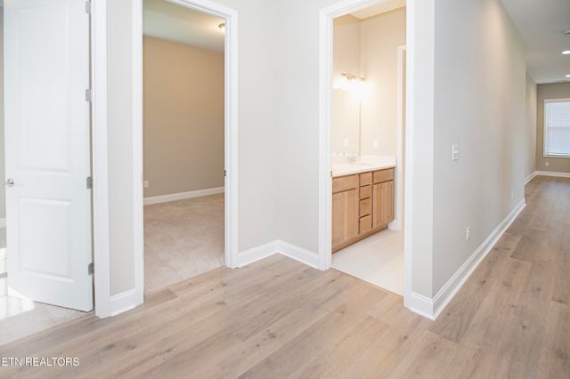 256 Clover Circle, Lenoir City, TN 37772