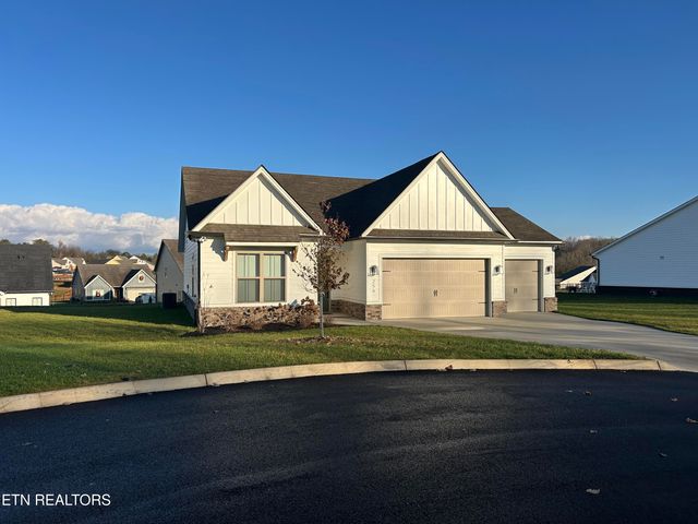 256 Clover Circle, Lenoir City, TN 37772