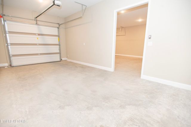 256 Clover Circle, Lenoir City, TN 37772