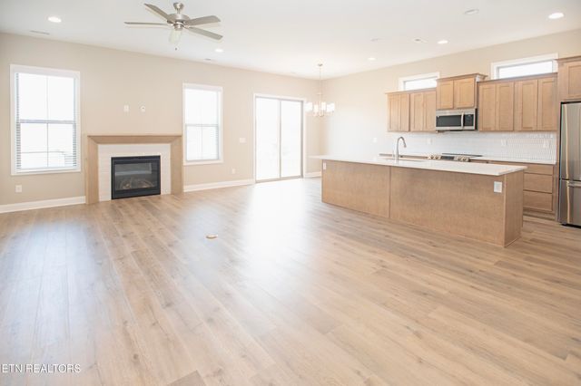 256 Clover Circle, Lenoir City, TN 37772