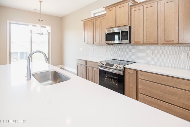 256 Clover Circle, Lenoir City, TN 37772