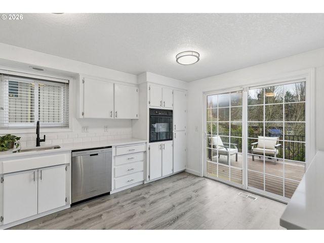 2160 Sw 26TH St, Gresham, OR 97080