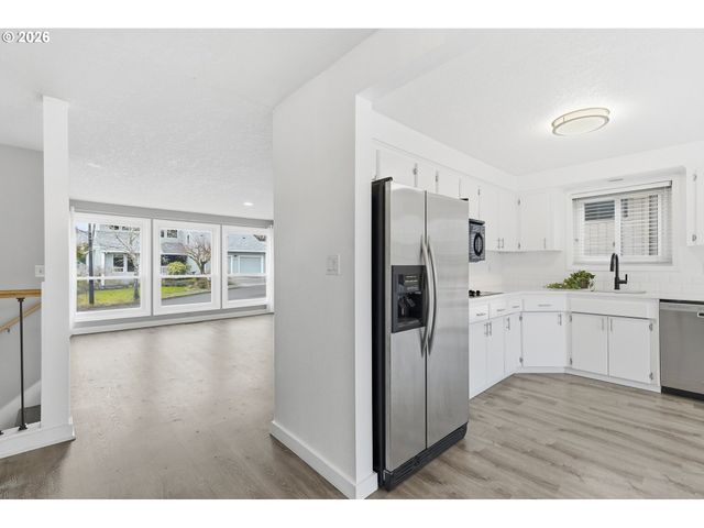 2160 Sw 26TH St, Gresham, OR 97080