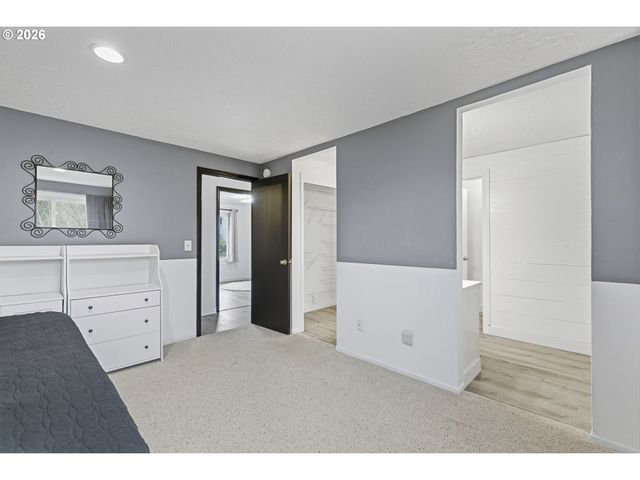 2160 Sw 26TH St, Gresham, OR 97080