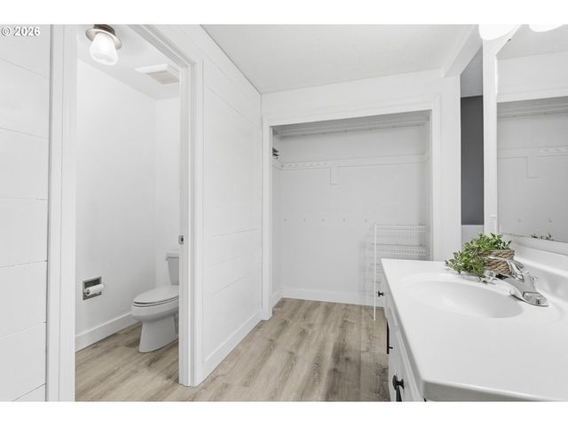 2160 Sw 26TH St, Gresham, OR 97080