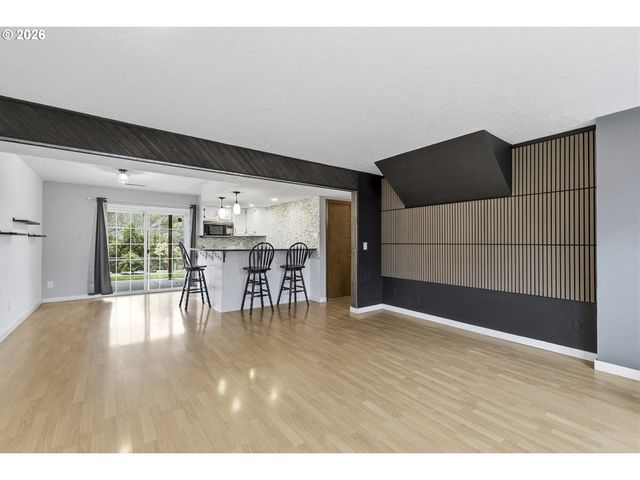 2160 Sw 26TH St, Gresham, OR 97080