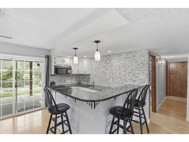 2160 Sw 26TH St, Gresham, OR 97080