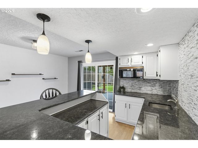 2160 Sw 26TH St, Gresham, OR 97080