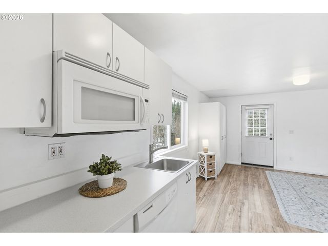 2160 Sw 26TH St, Gresham, OR 97080