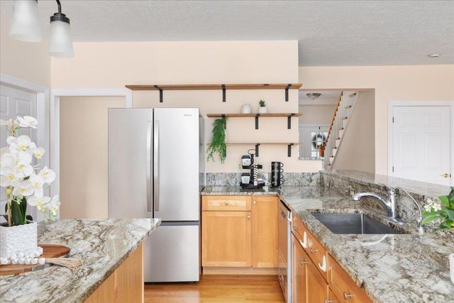 1050 ALMOND DR, Luray, VA 22835