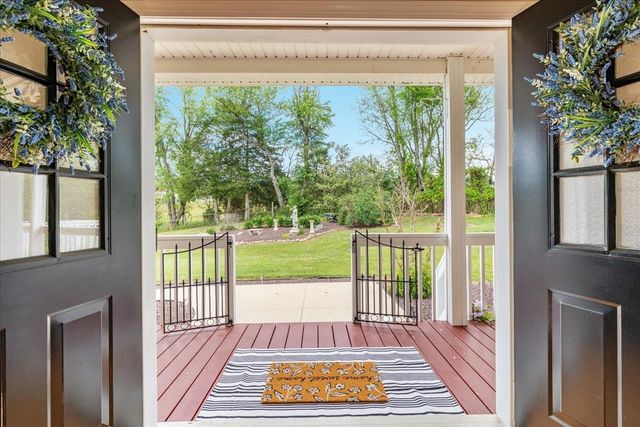 1050 ALMOND DR, Luray, VA 22835