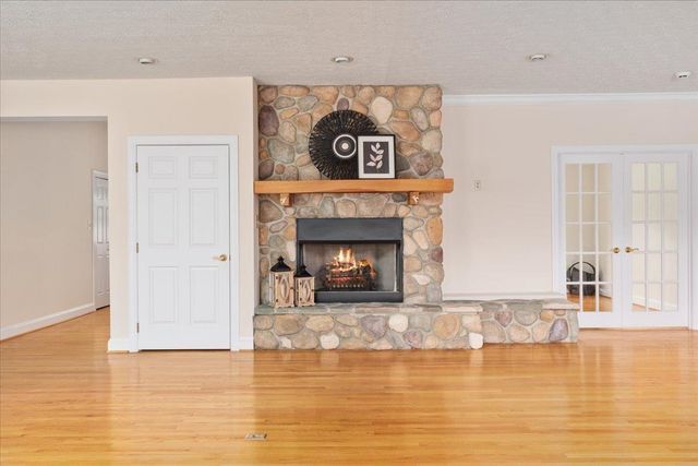 1050 ALMOND DR, Luray, VA 22835