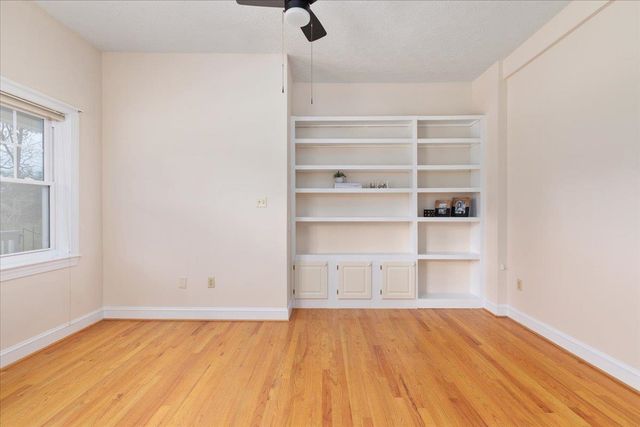 1050 ALMOND DR, Luray, VA 22835