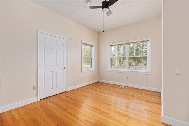 1050 ALMOND DR, Luray, VA 22835