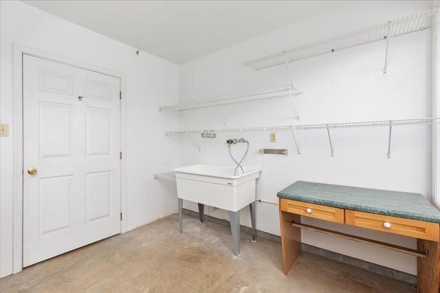 1050 ALMOND DR, Luray, VA 22835
