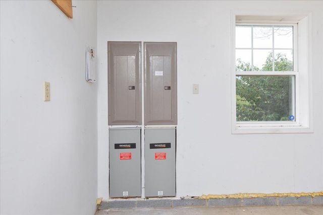 1050 ALMOND DR, Luray, VA 22835