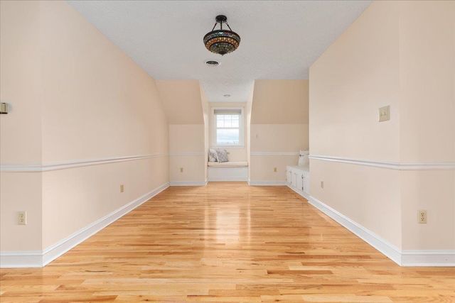 1050 ALMOND DR, Luray, VA 22835
