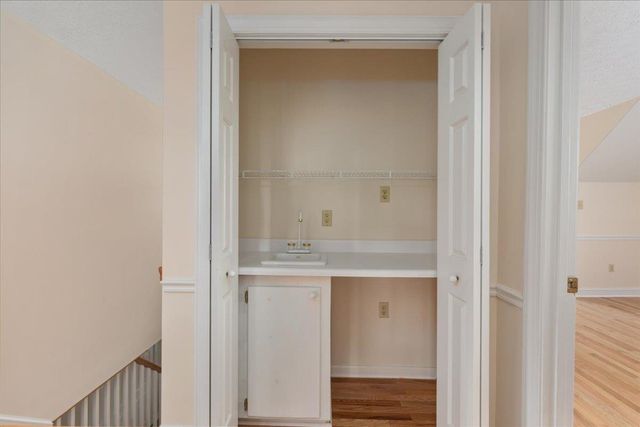 1050 ALMOND DR, Luray, VA 22835