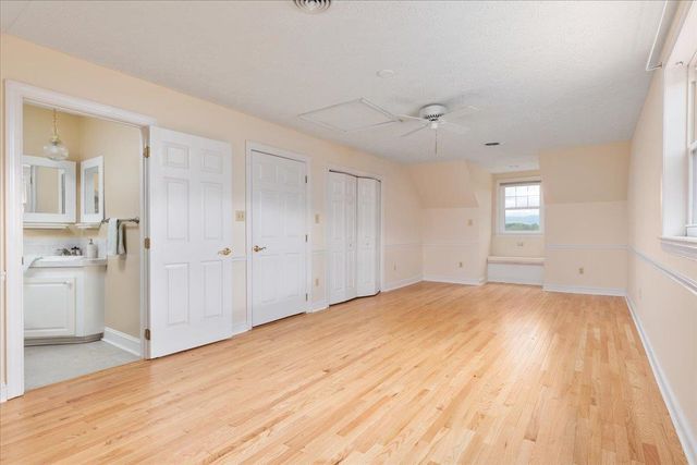 1050 ALMOND DR, Luray, VA 22835