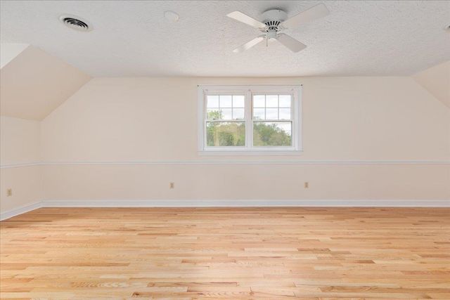 1050 ALMOND DR, Luray, VA 22835