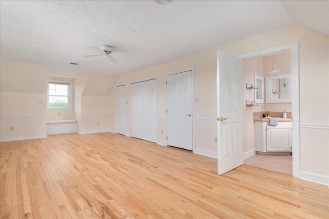 1050 ALMOND DR, Luray, VA 22835